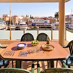 Apartment With Scenic View